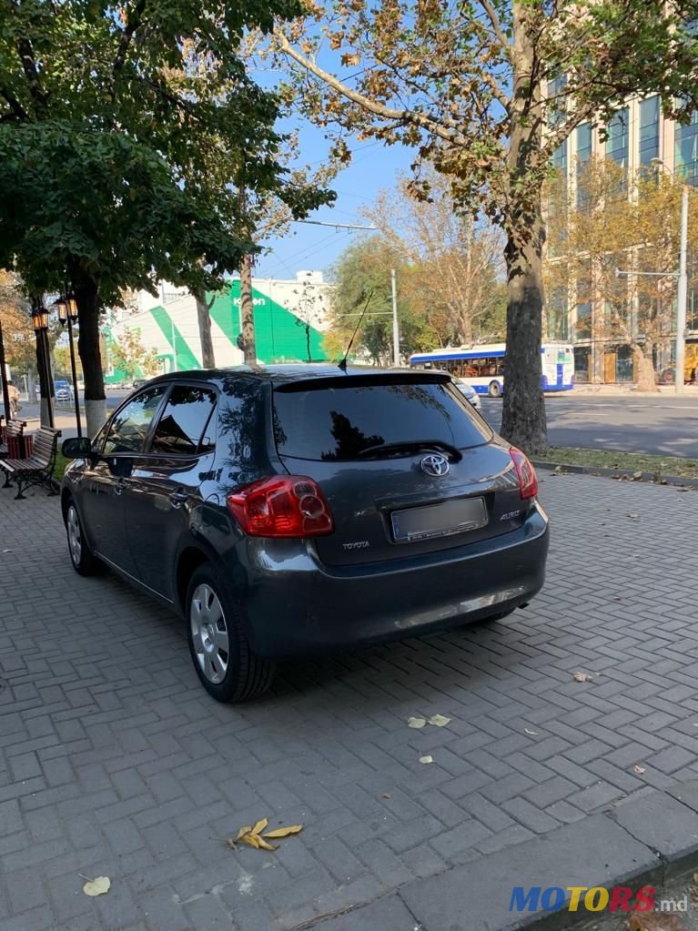 2010' Toyota Auris photo #4