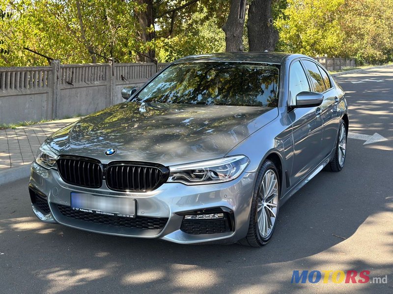 2017' BMW 5 Series photo #2