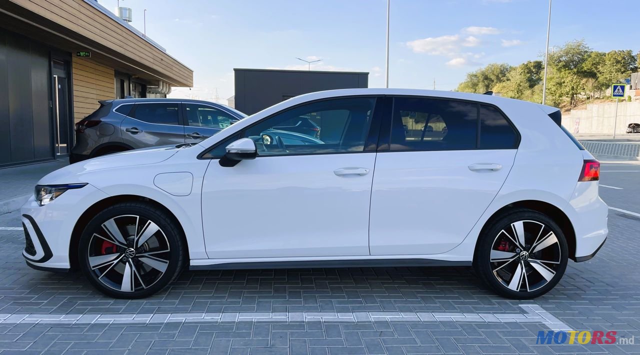 2021' Volkswagen Golf photo #3