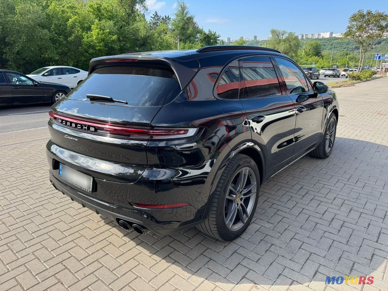 2023' Porsche Cayenne photo #6