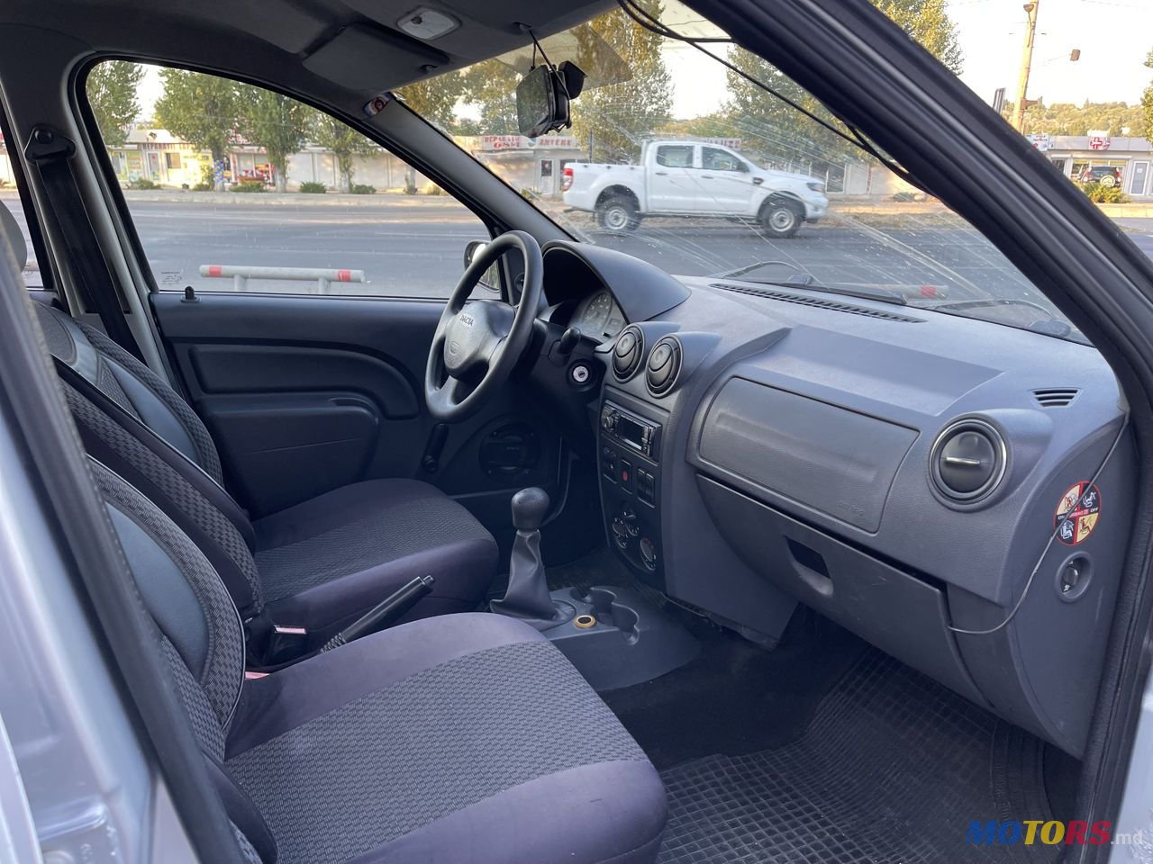 2007' Dacia Logan photo #4