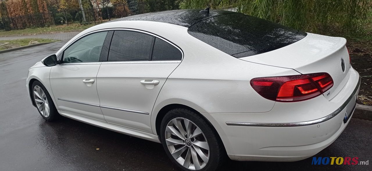 2013' Volkswagen Passat photo #1