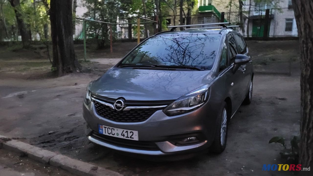 2017' Opel Zafira photo #1