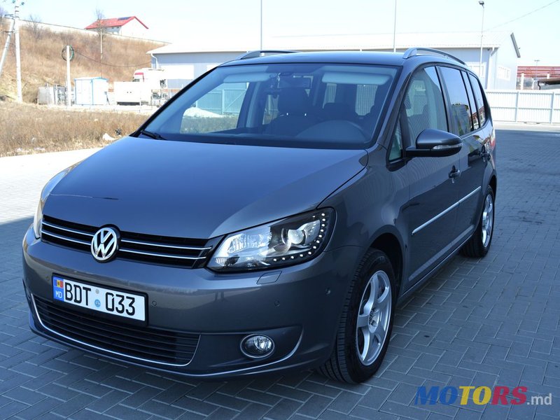 2012' Volkswagen Touran photo #1