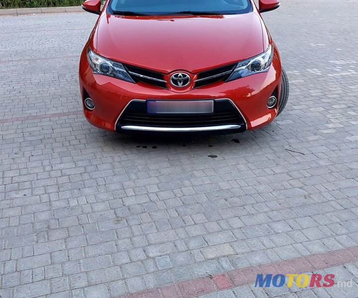 2015' Toyota Auris photo #2