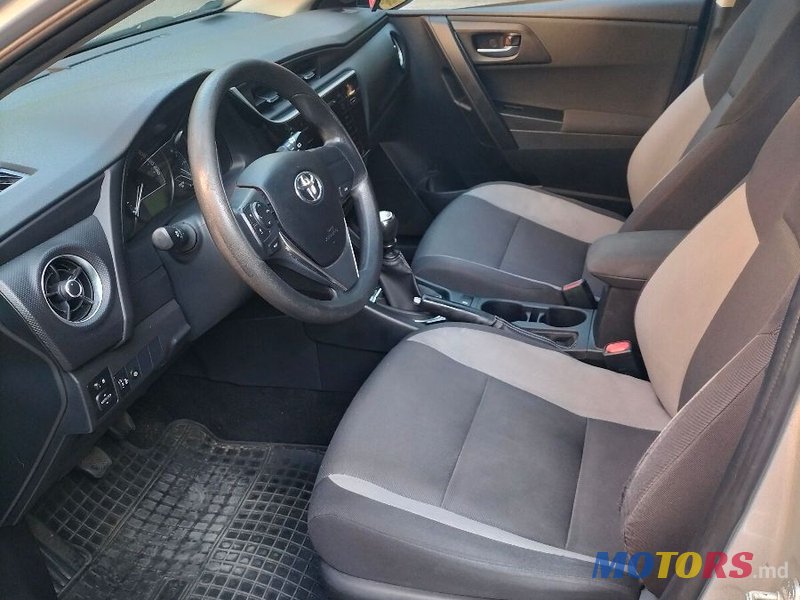 2017' Toyota Auris photo #6
