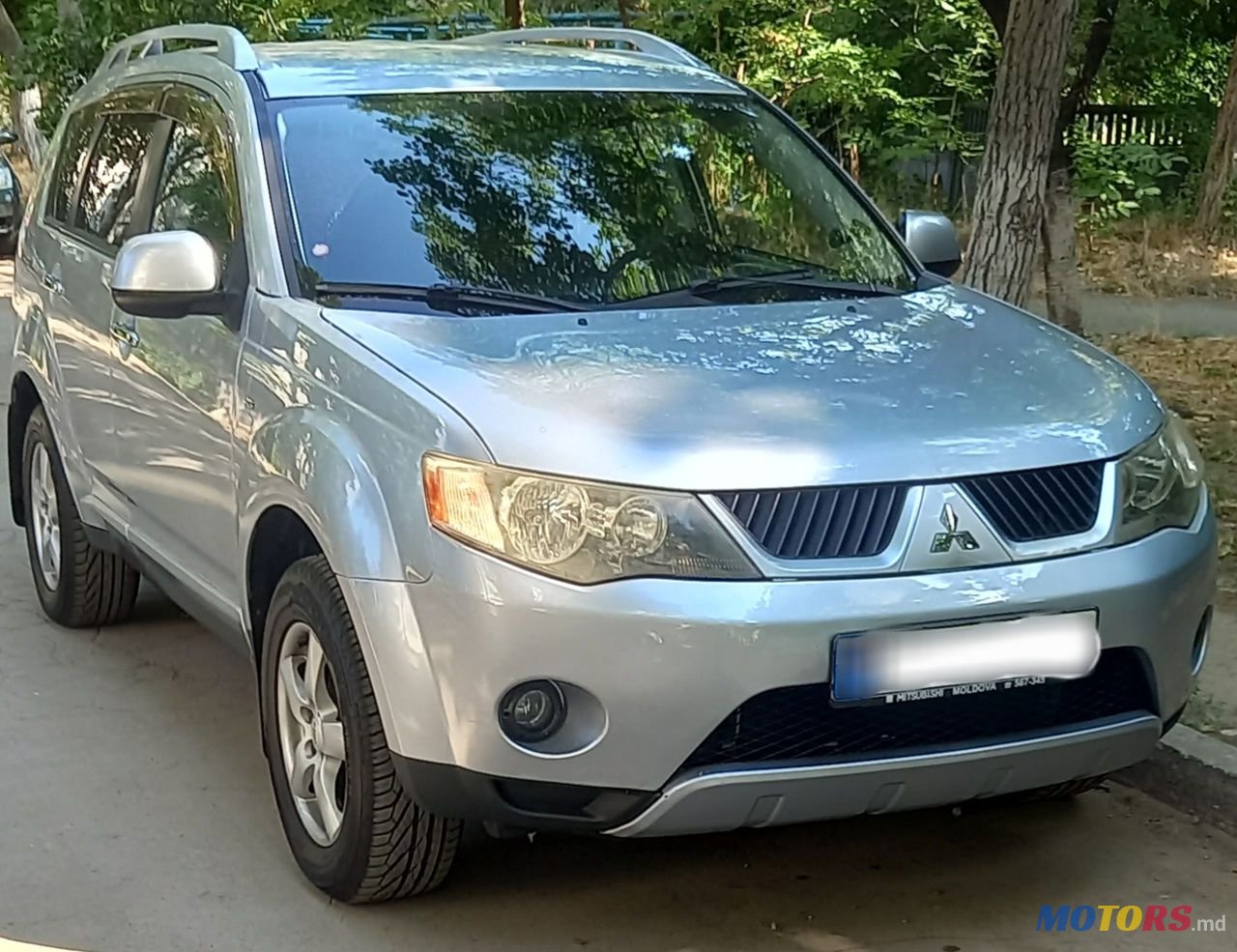 2008' Mitsubishi Outlander photo #3