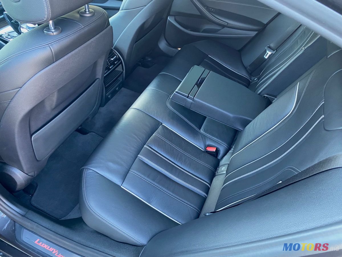 2017' BMW 5 Series photo #5