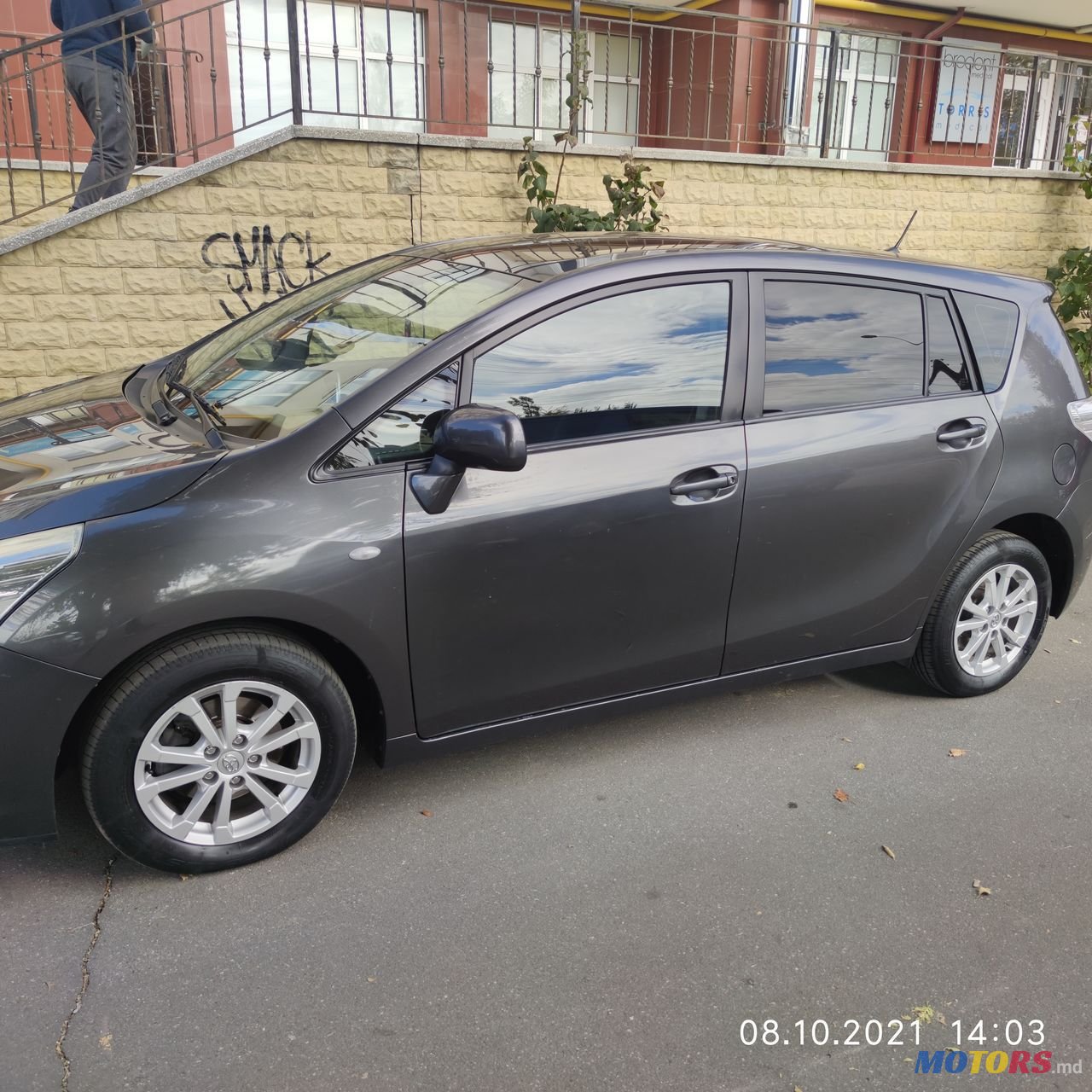 2011' Toyota Verso photo #5