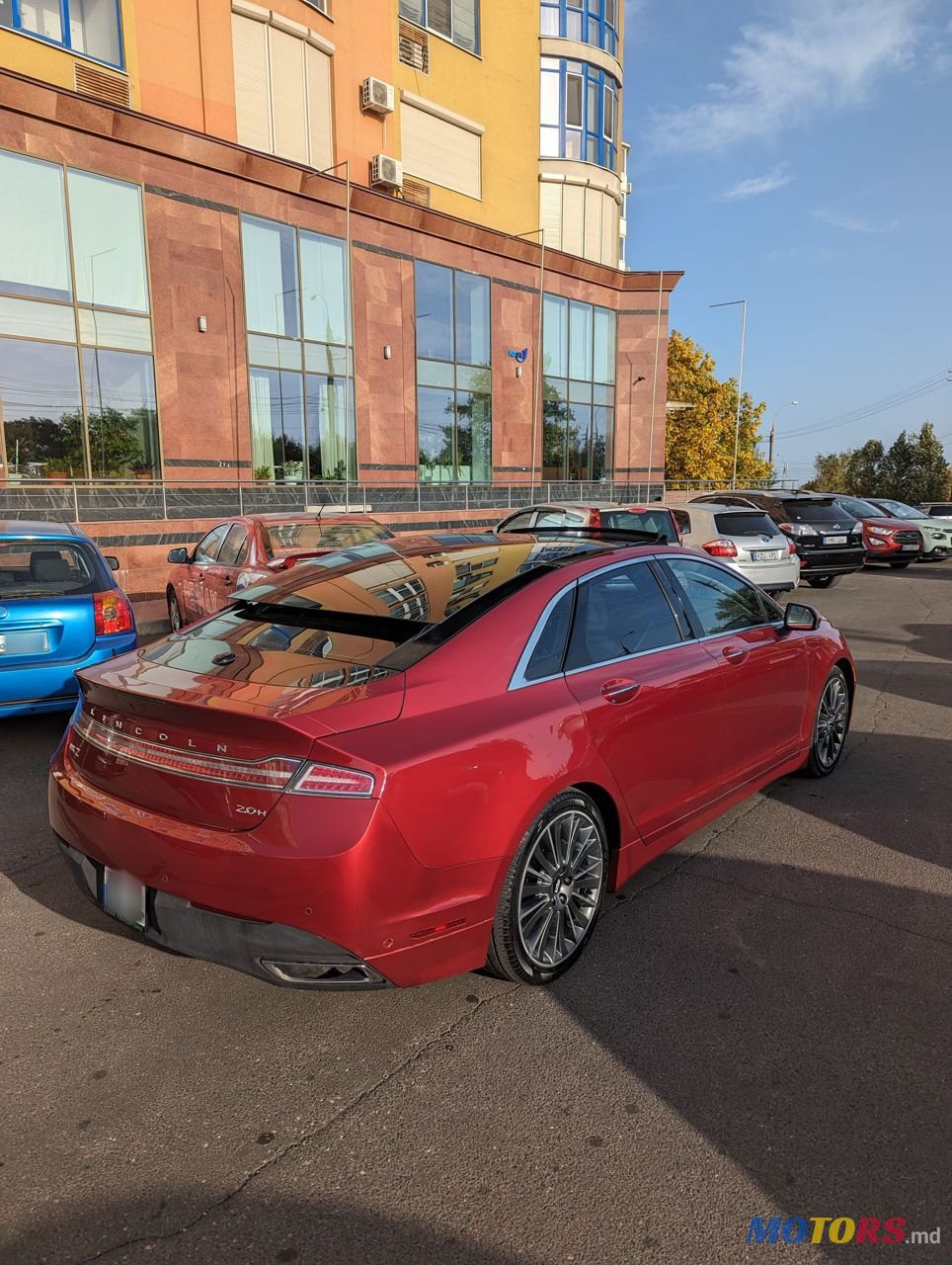 2013' Lincoln MKZ photo #3