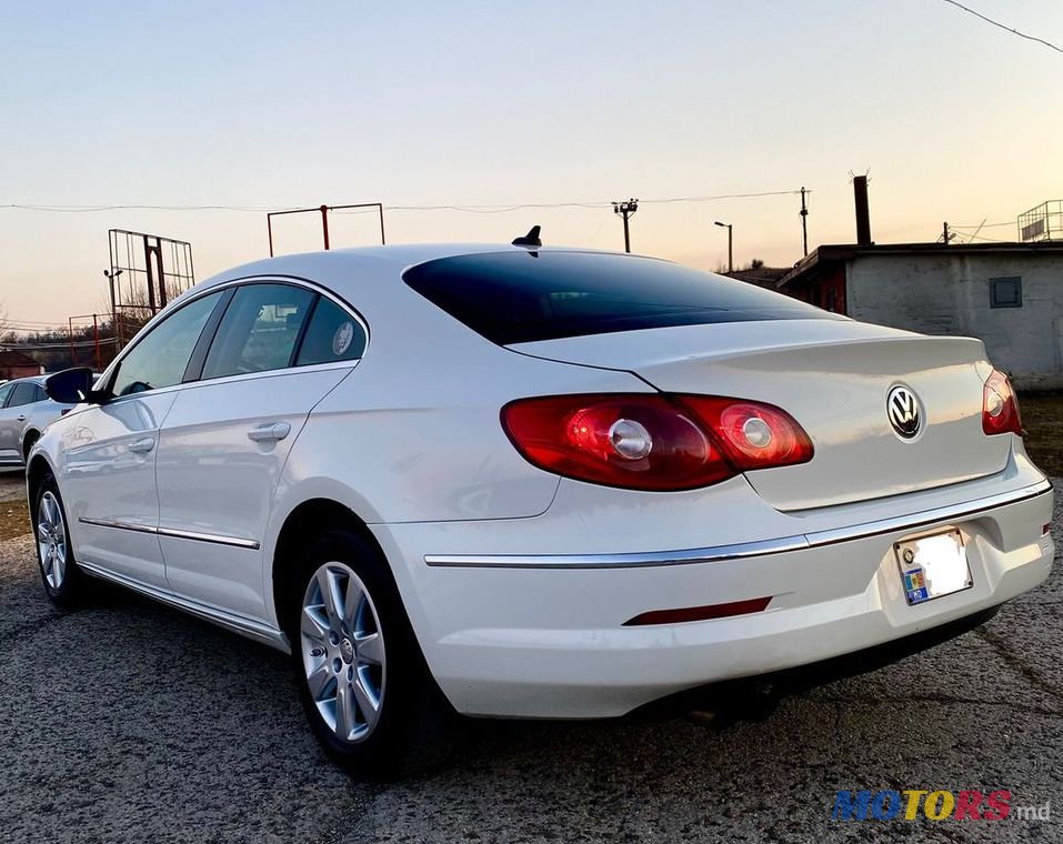 2013' Volkswagen Passat photo #2