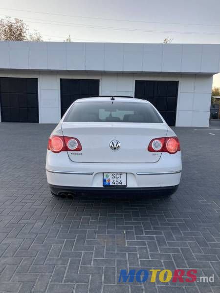 2006' Volkswagen Passat photo #4