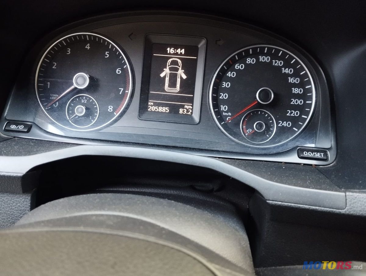 2015' Volkswagen Caddy photo #5