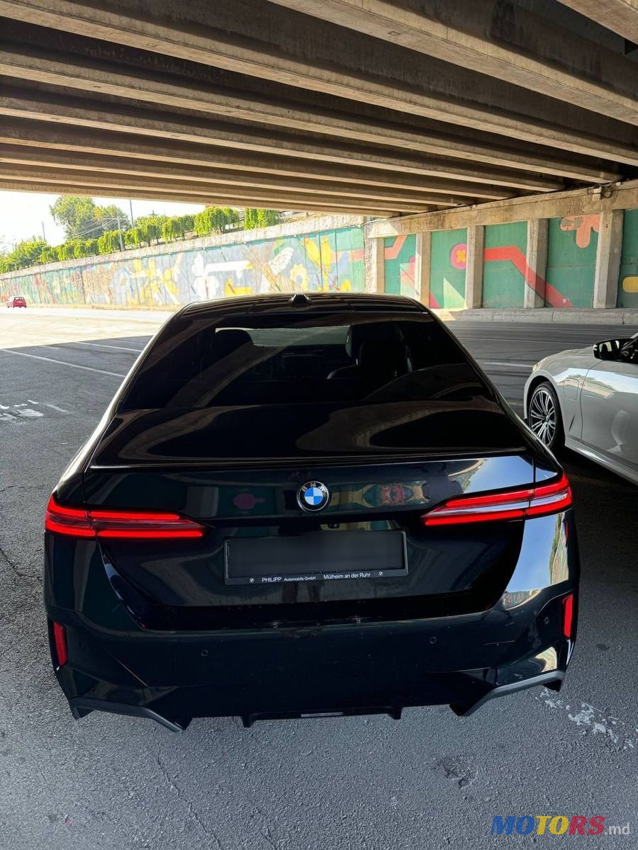 2023' BMW 5 Series photo #5