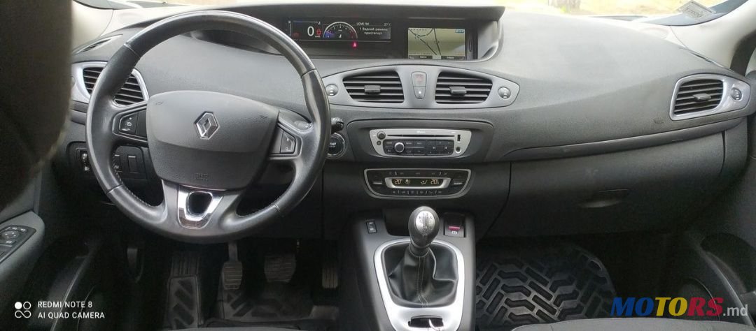 2015' Renault Scenic photo #4