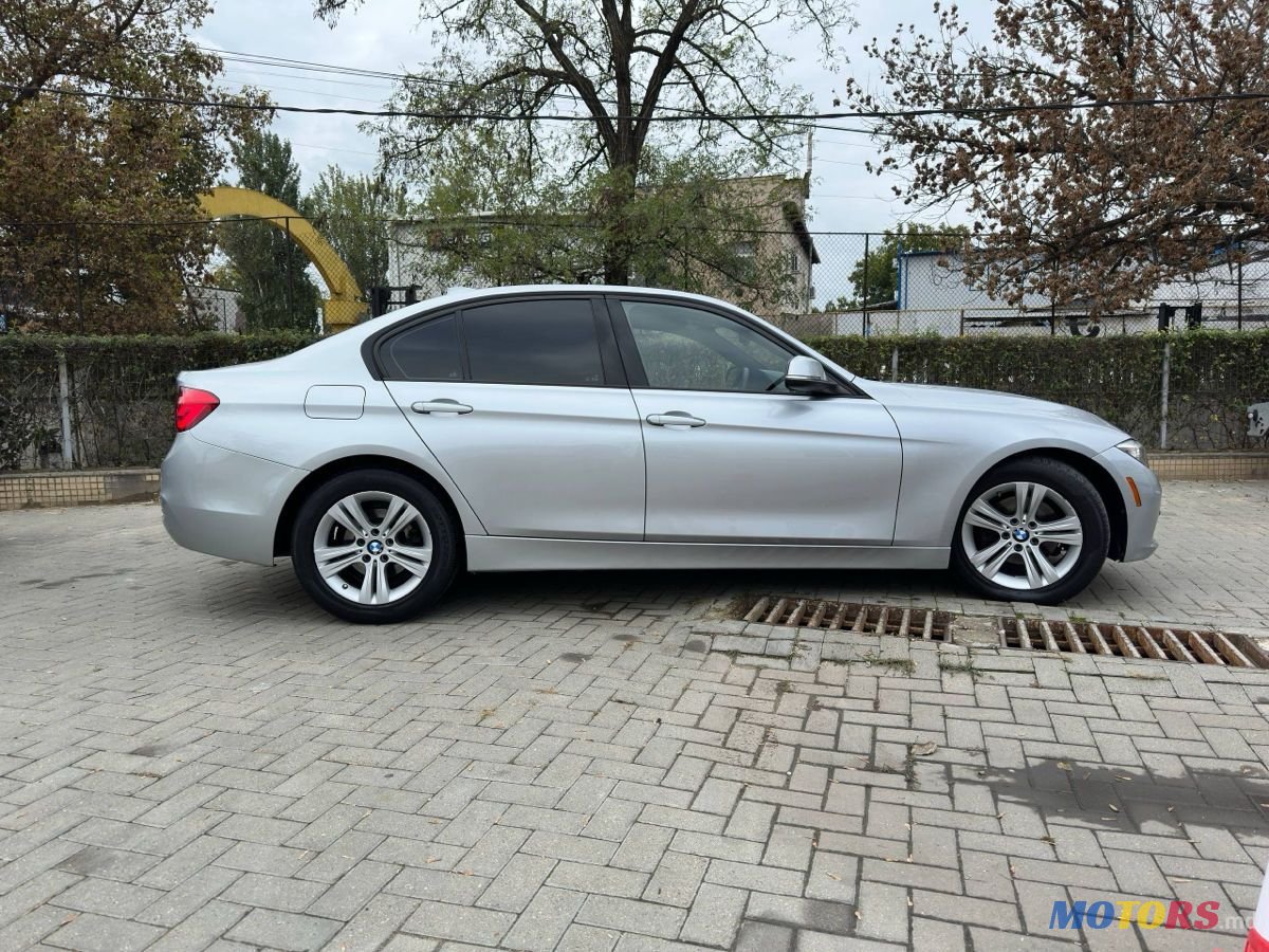 2015' BMW 3 Series photo #4
