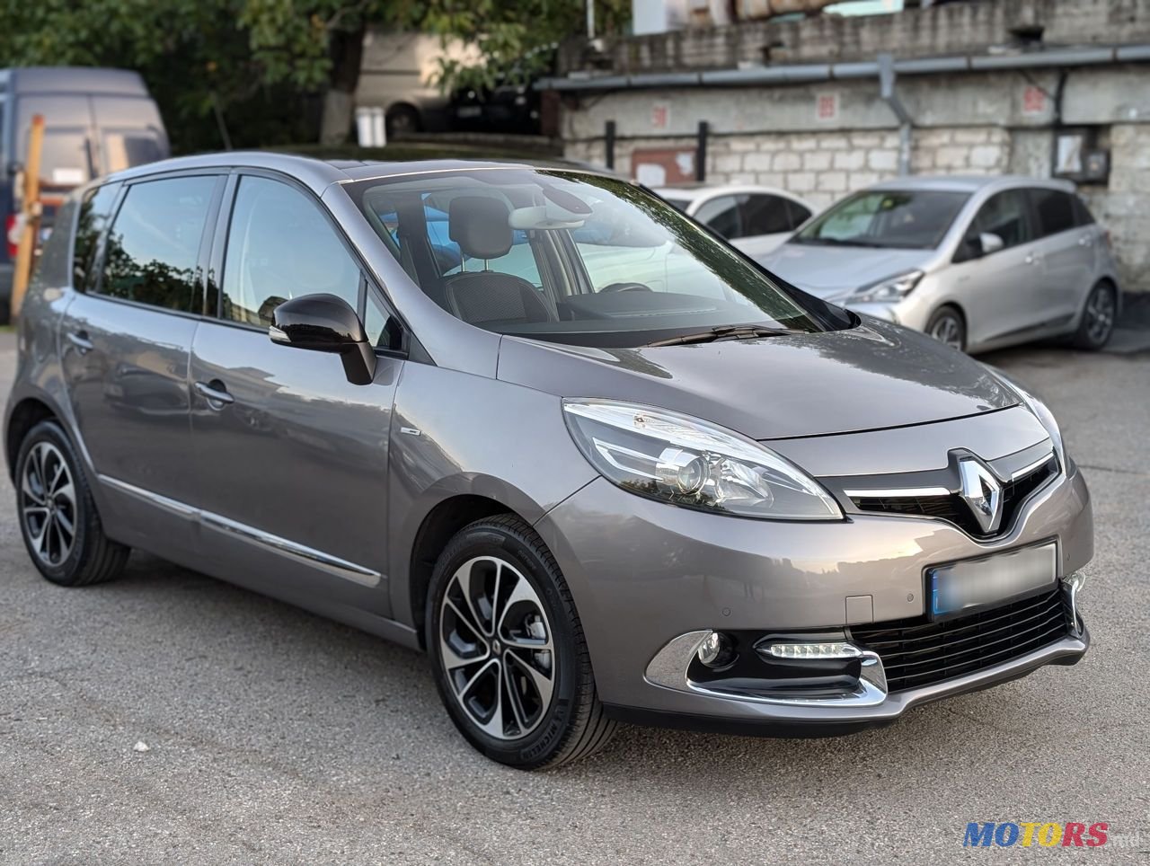 2015' Renault Scenic photo #2