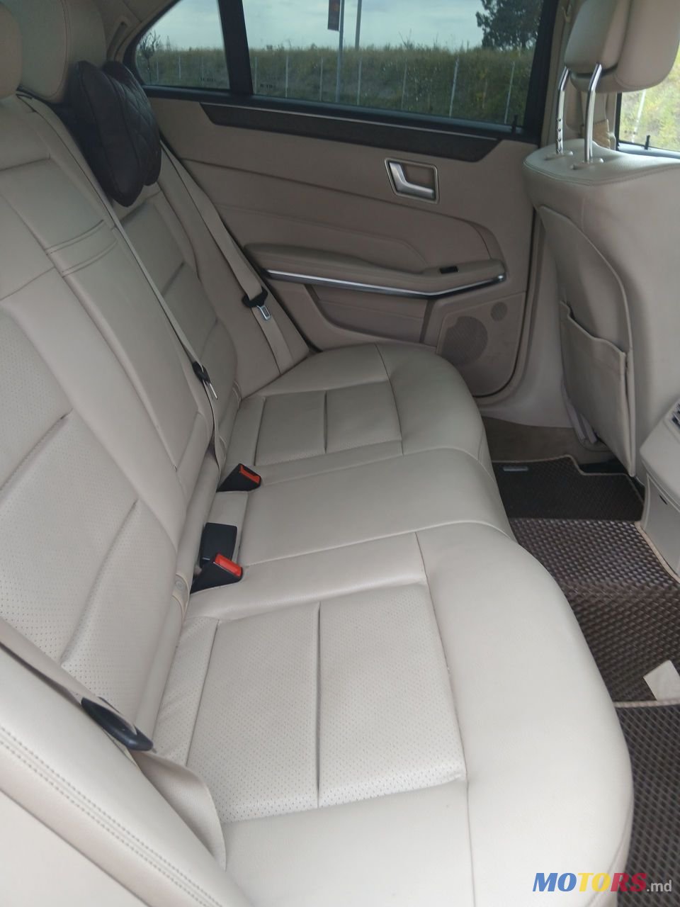 2015' Mercedes-Benz E-Class photo #5
