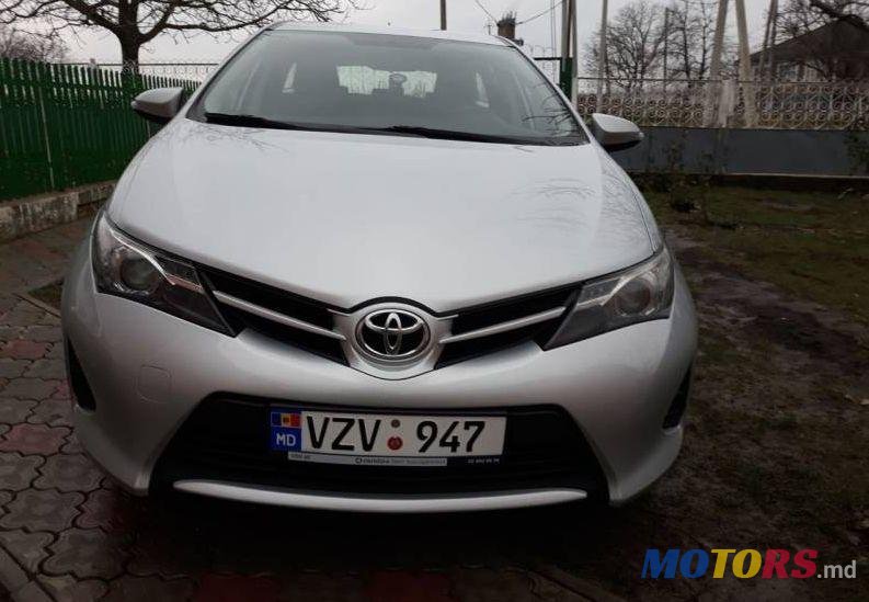 2015' Toyota Auris photo #3
