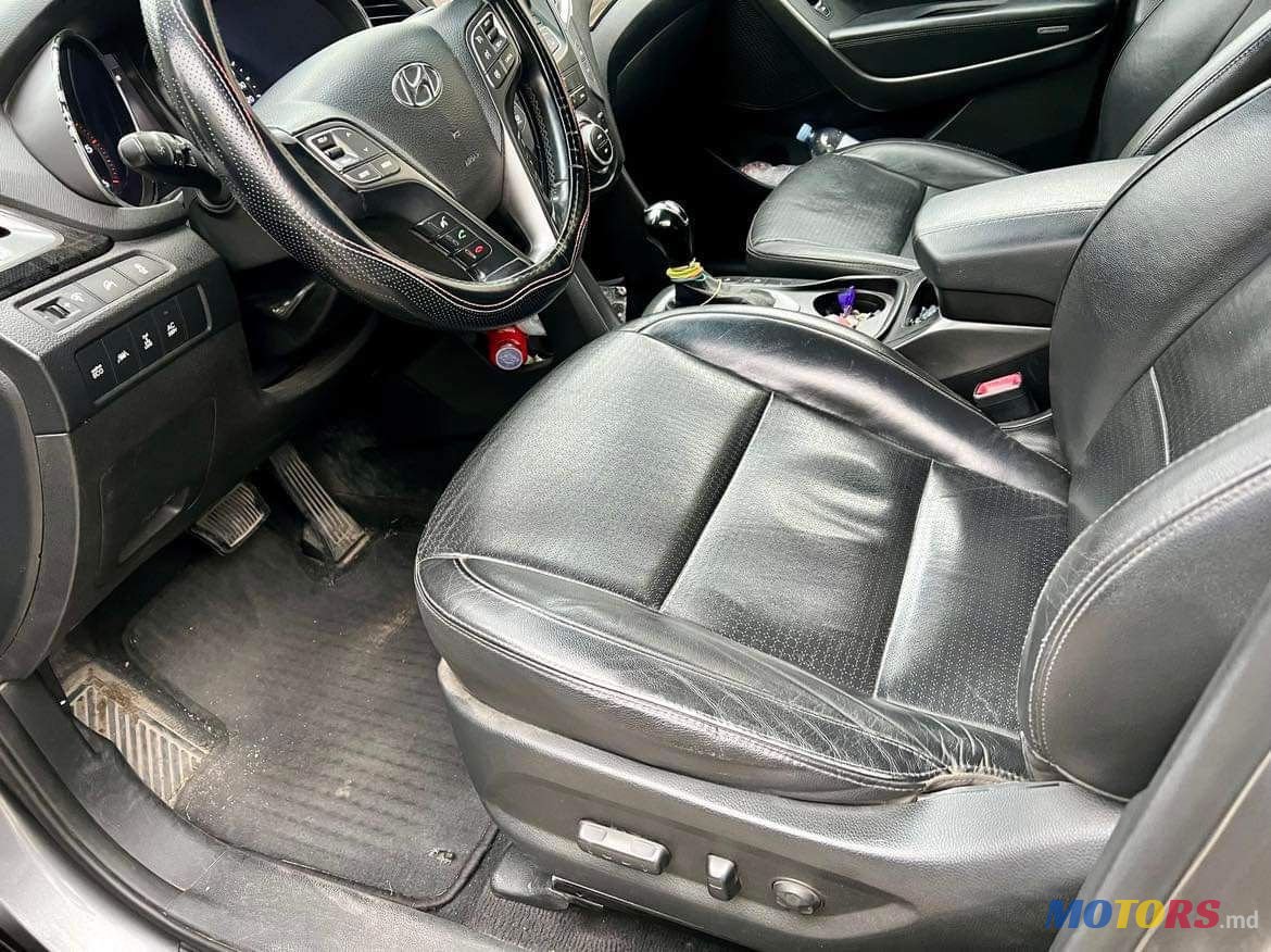 2013' Hyundai Santa Fe photo #5