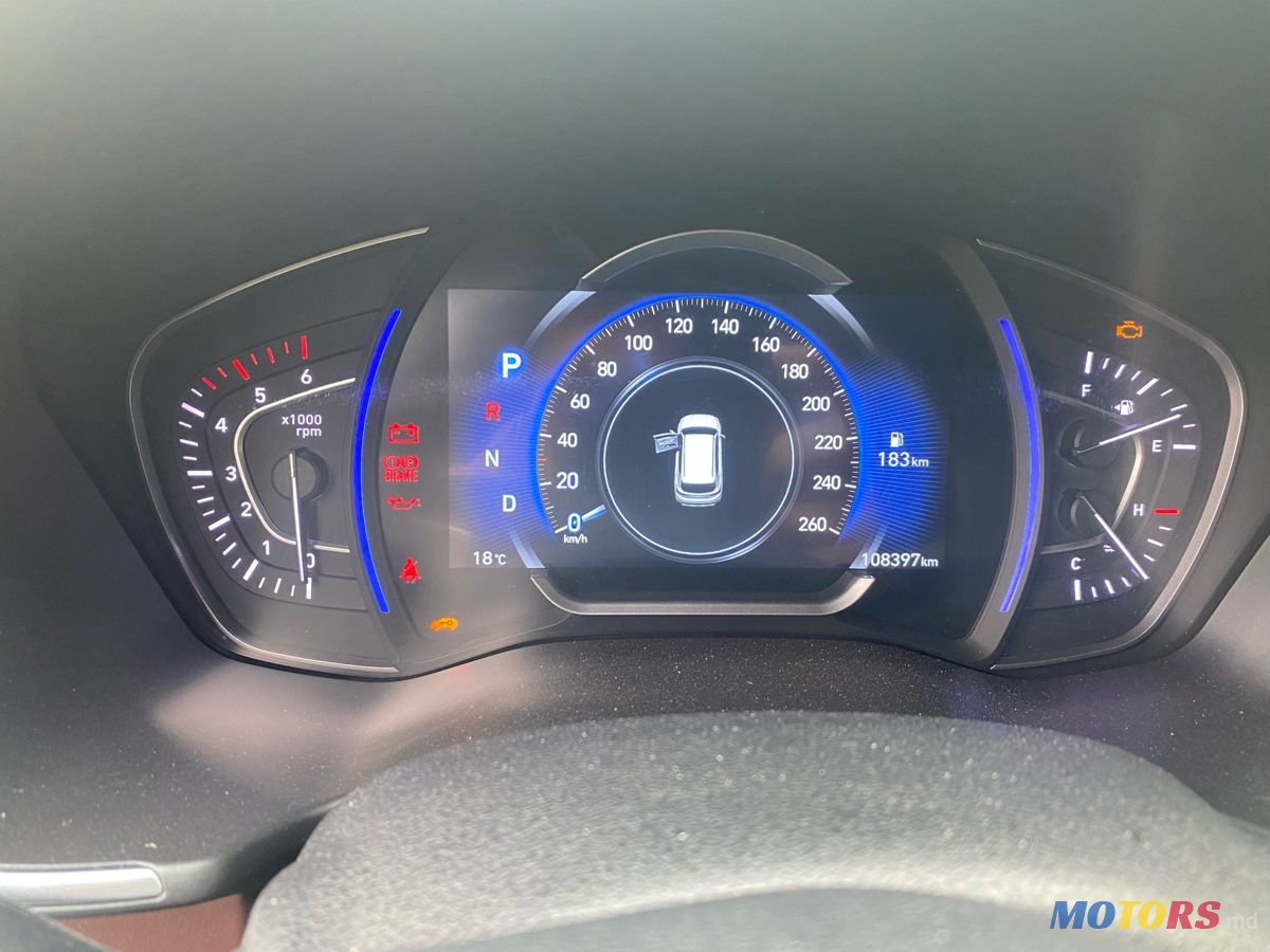 2018' Hyundai Santa Fe photo #5