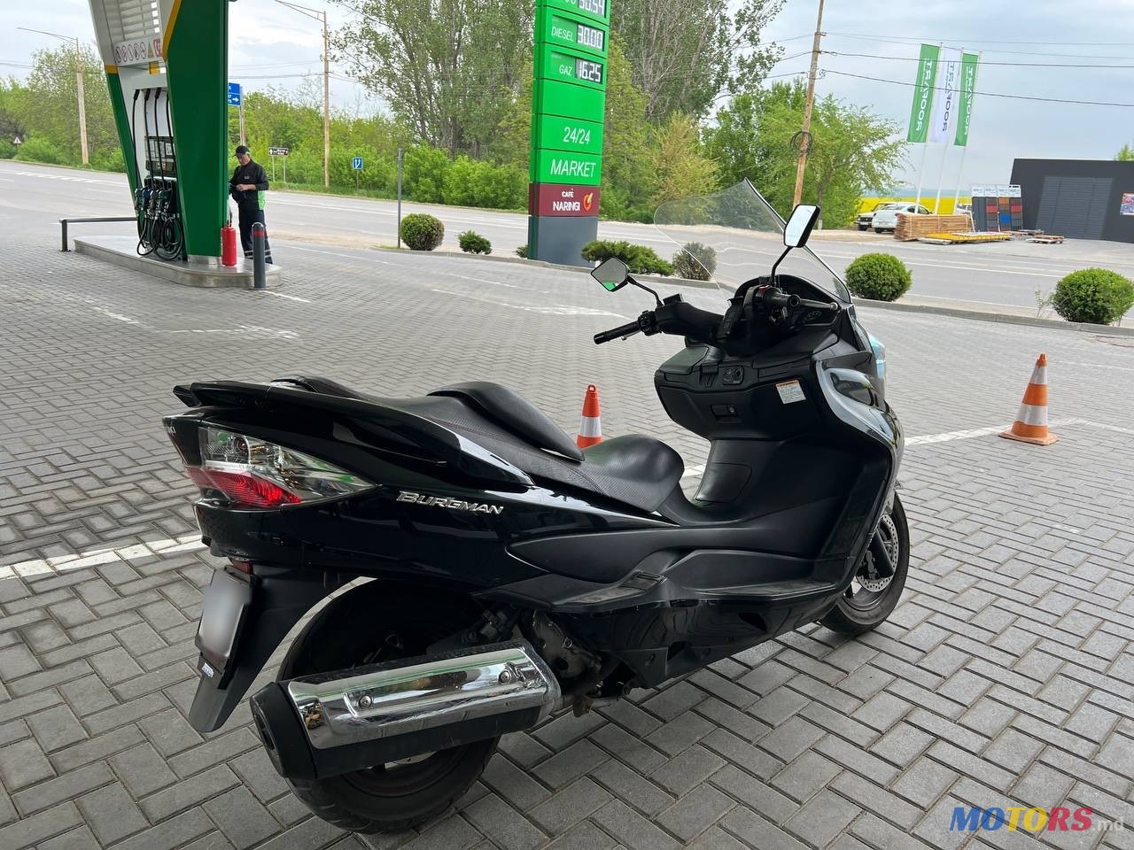 2015' Suzuki AN400 photo #2