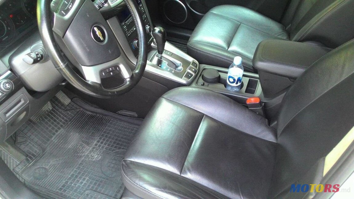 2011' Chevrolet Captiva photo #2