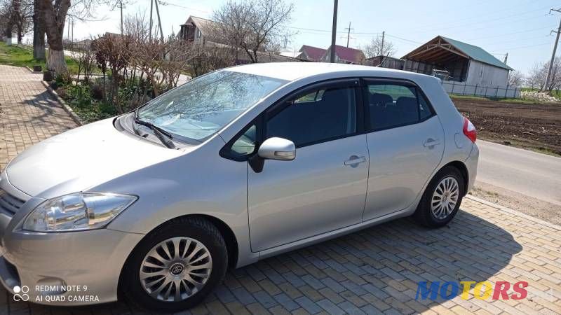 2011' Toyota Auris photo #1