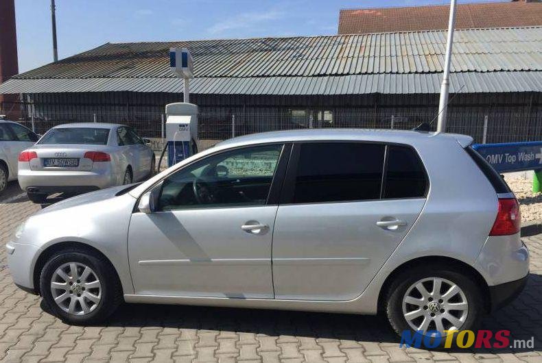 2007' Volkswagen Golf photo #2