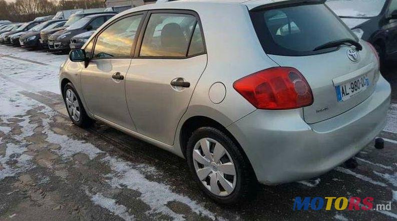 2009' Toyota Auris photo #3