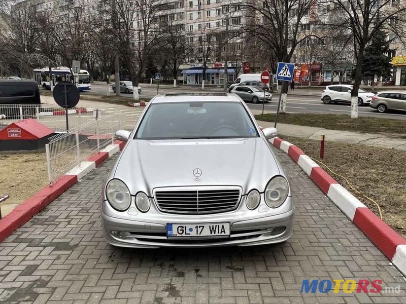 2004' Mercedes-Benz E Класс photo #2