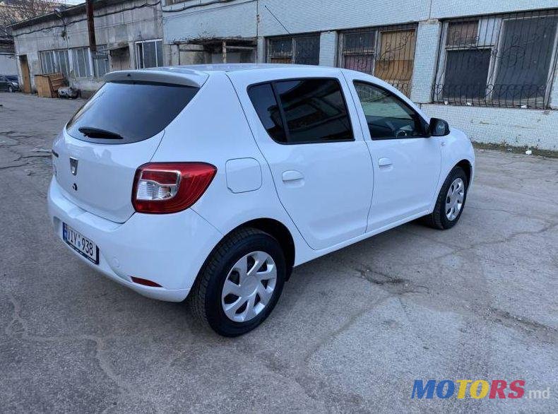 2014' Dacia Sandero photo #4