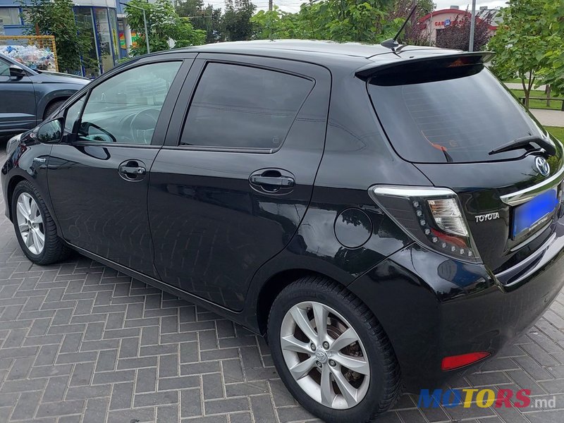 2012' Toyota Yaris photo #3