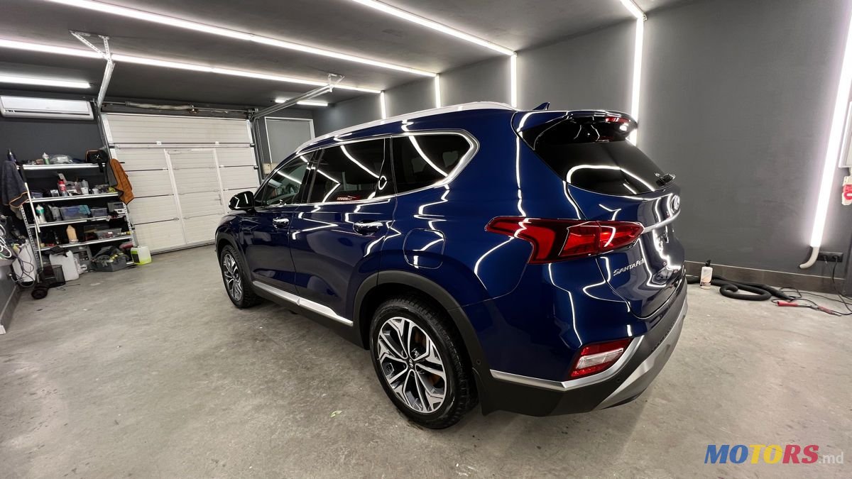 2018' Hyundai Santa Fe photo #2