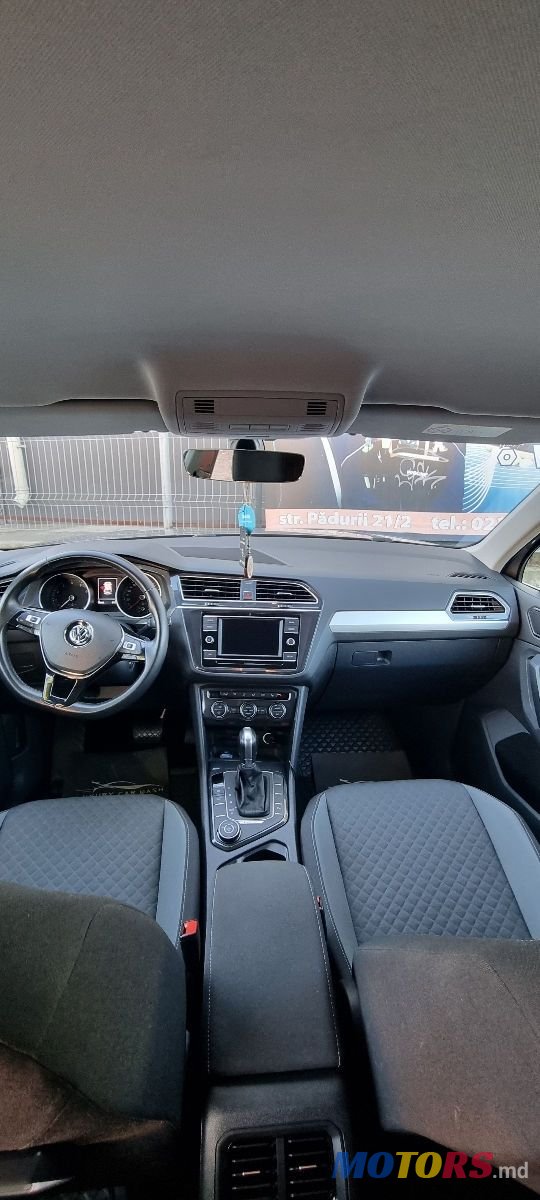 2018' Volkswagen Tiguan photo #6