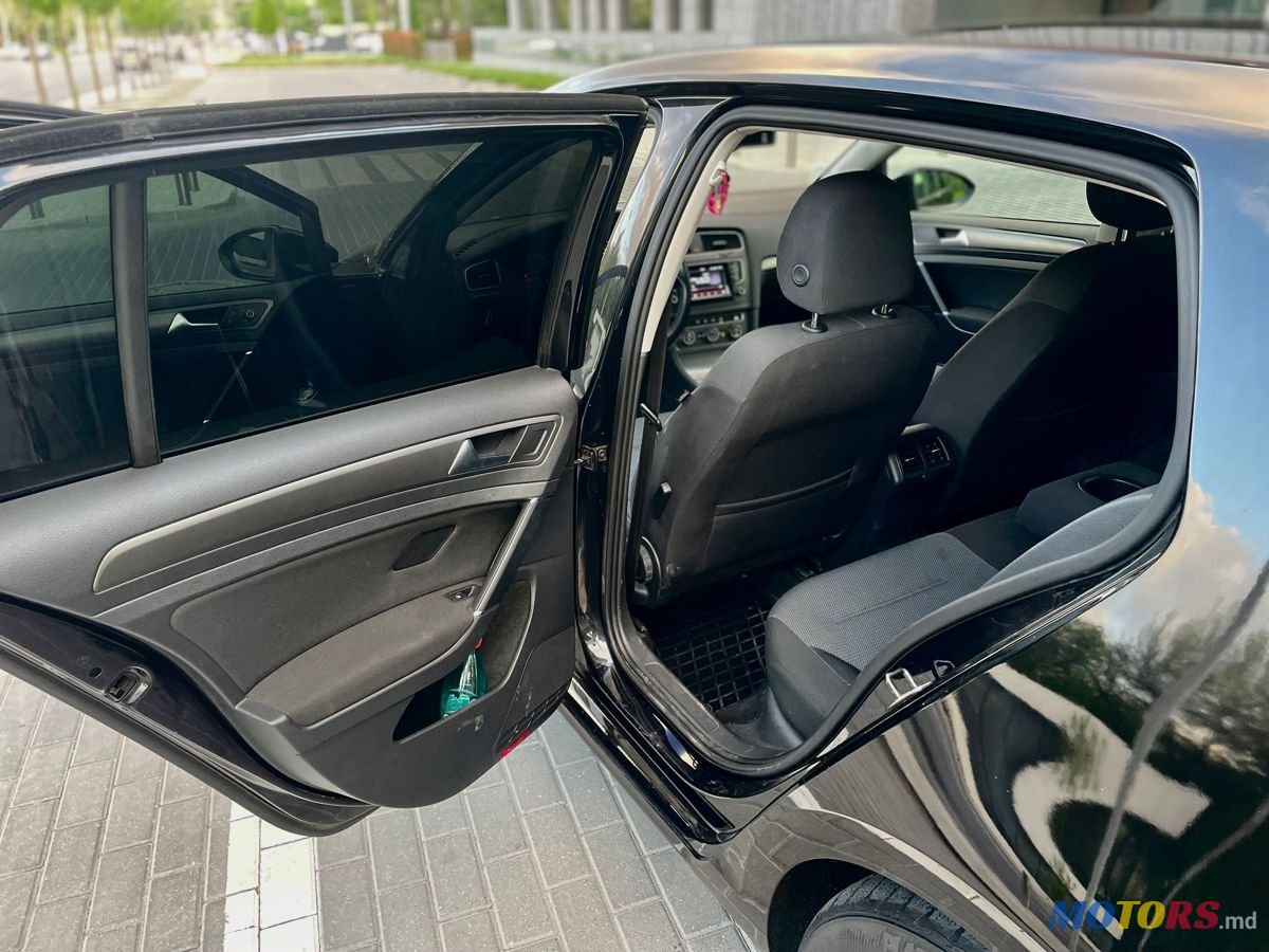 2013' Volkswagen Golf photo #6