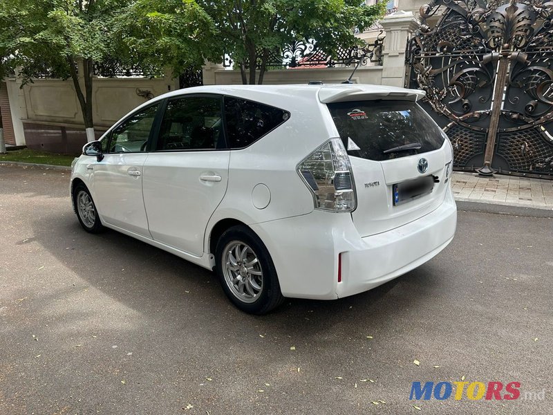 2014' Toyota Prius + photo #4