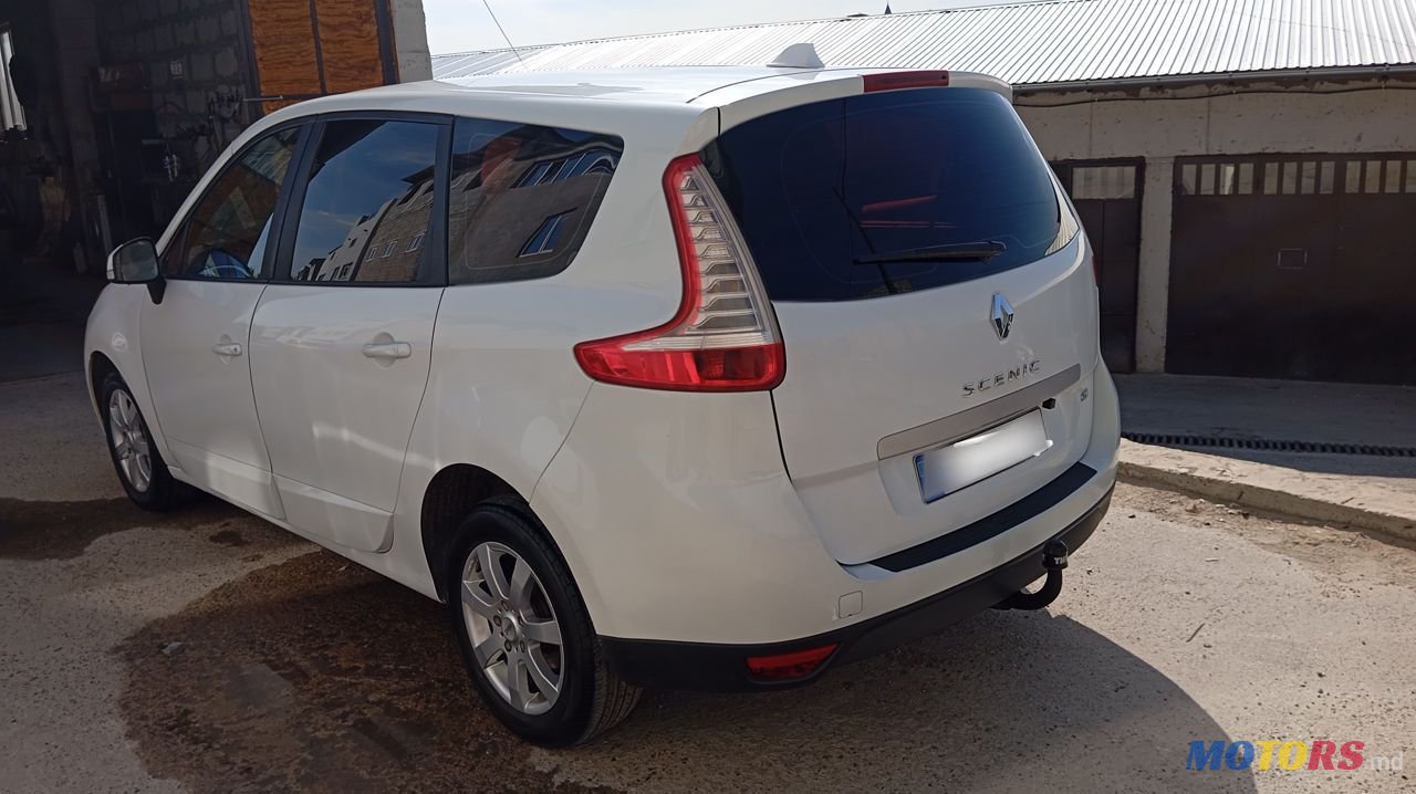 2009' Renault Grand Scenic photo #4