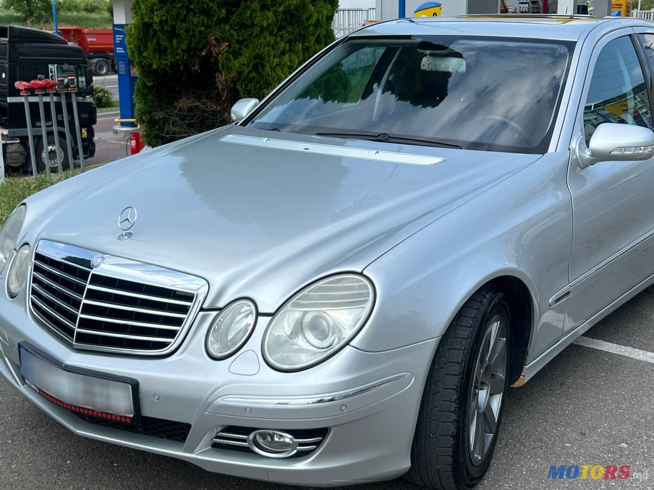 2007' Mercedes-Benz E-Class photo #2