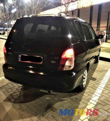 2001' Kia Carens photo #4