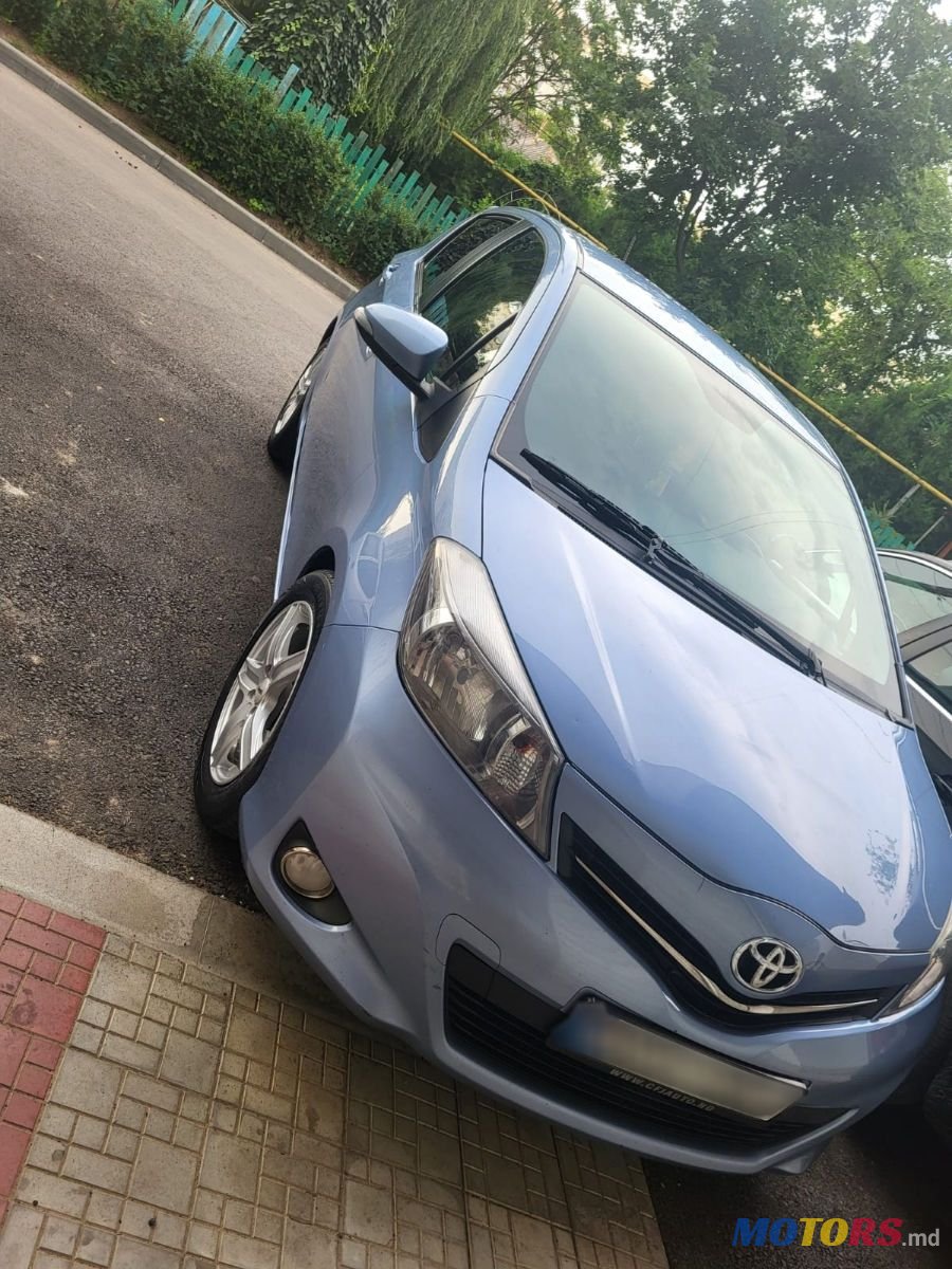 2012' Toyota Yaris photo #1