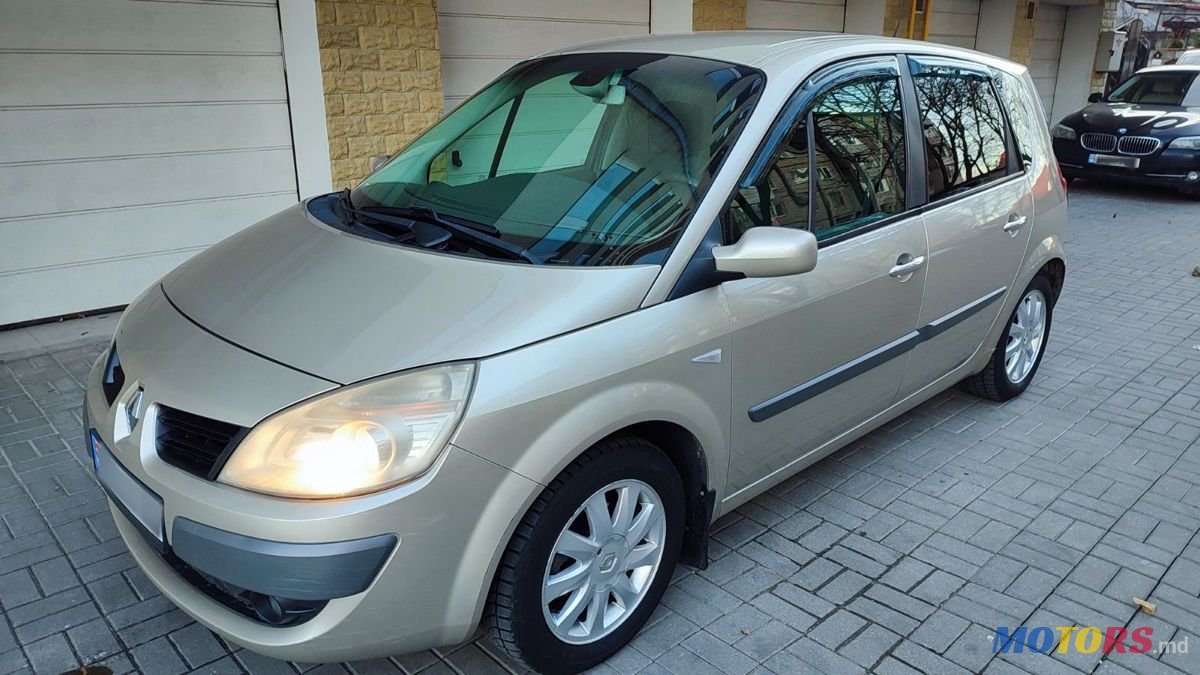 2008' Renault Scenic photo #1