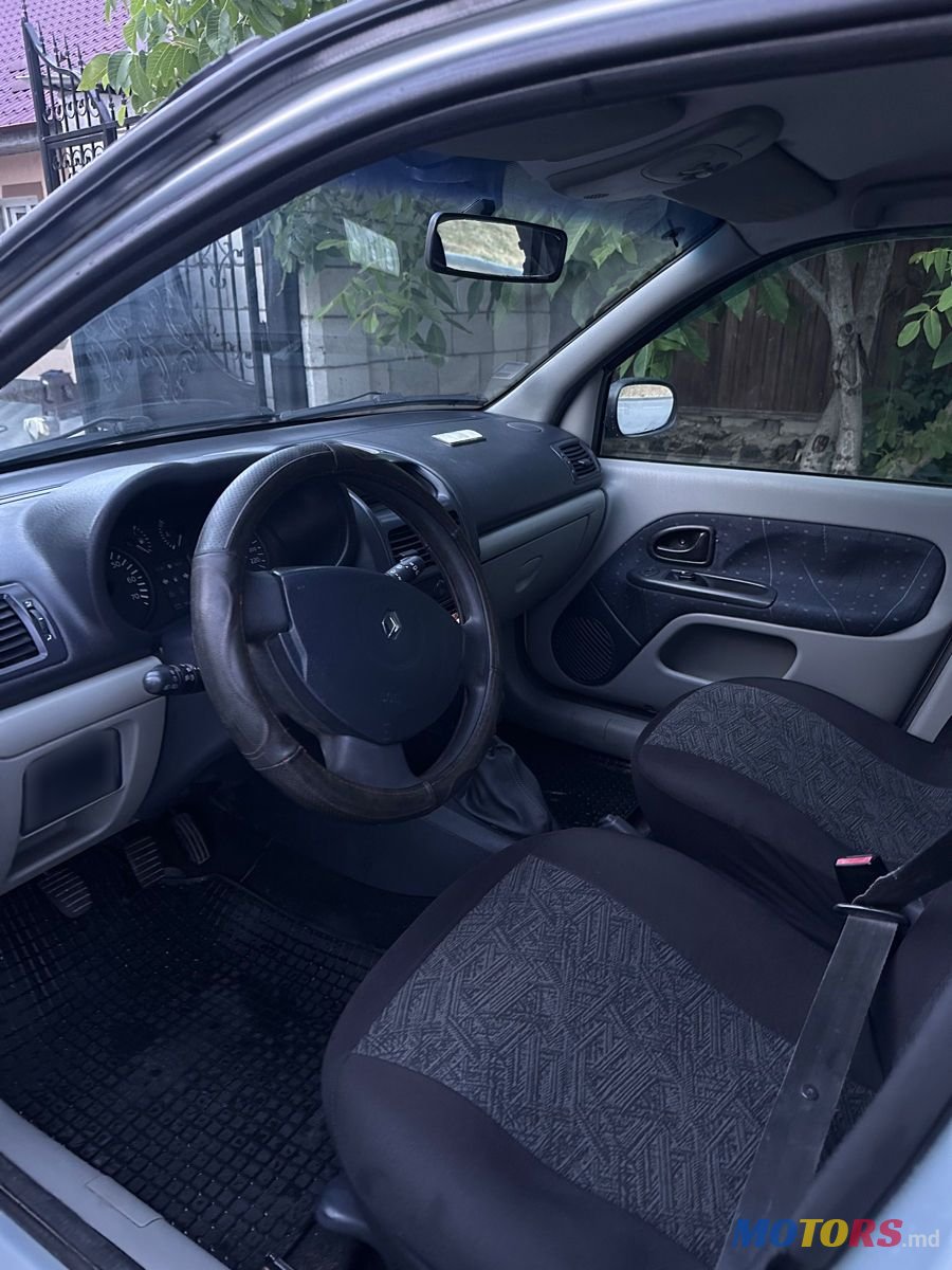 2002' Renault Clio photo #6