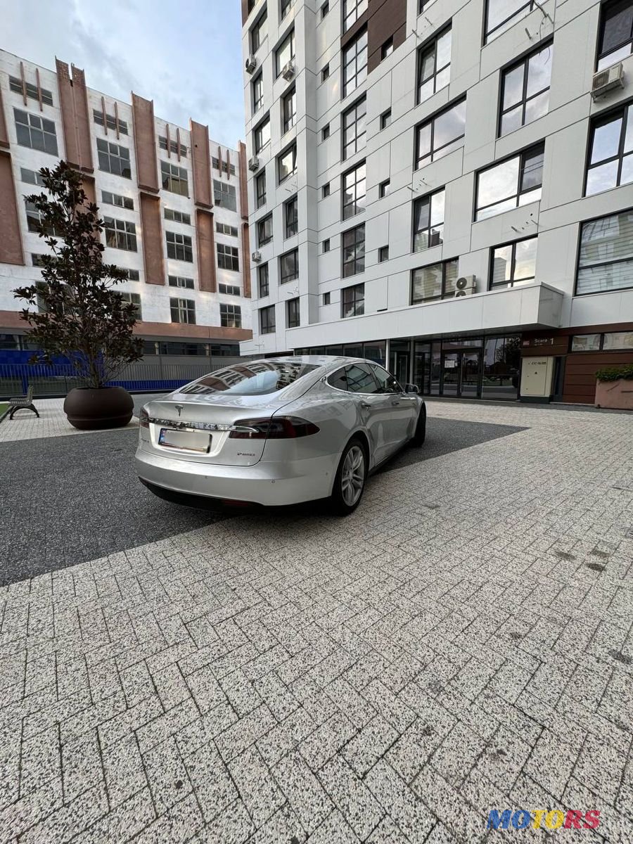 2015' Tesla Model S photo #3