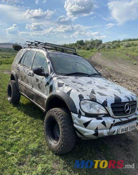 2001' Mercedes-Benz Ml photo #2