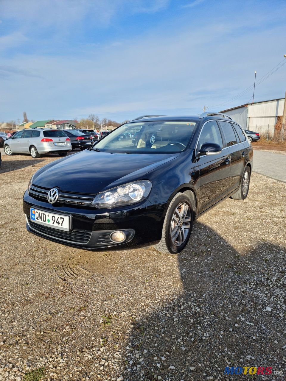 2011' Volkswagen Golf photo #2