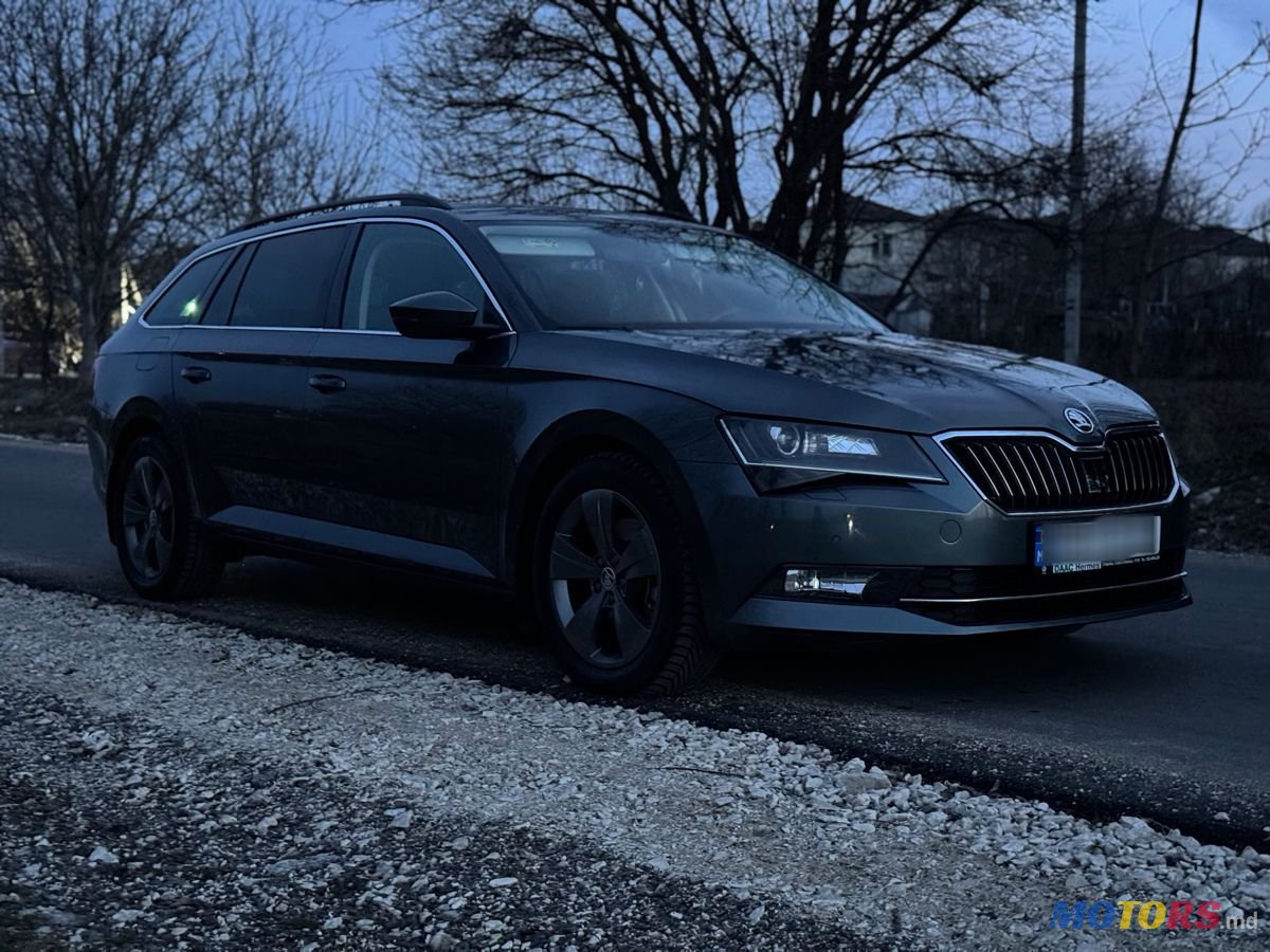 2019' Skoda Superb photo #2