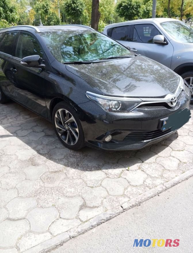 2016' Toyota Auris photo #3