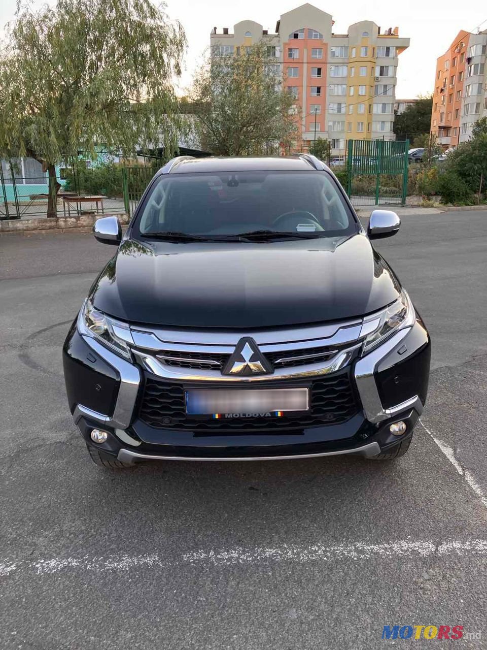 2016' Mitsubishi Pajero Sport photo #1