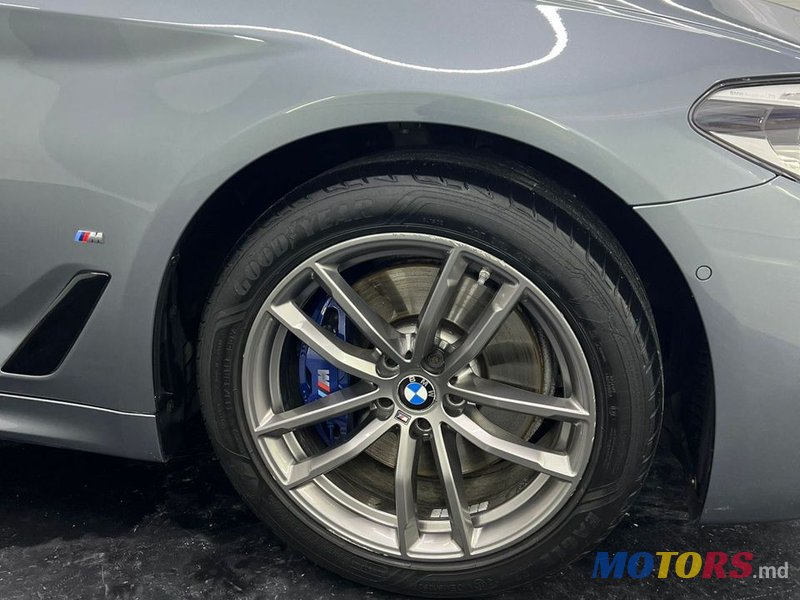 2018' BMW 5 Series photo #3